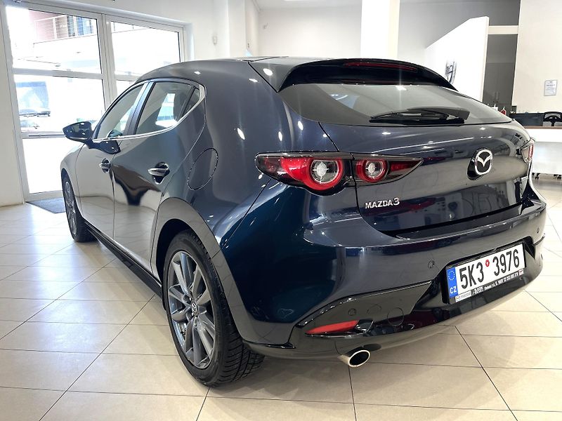 Mazda 3 (2025) 2.5L G140 6MT FWD Centre-Line - fotka 5 z 17