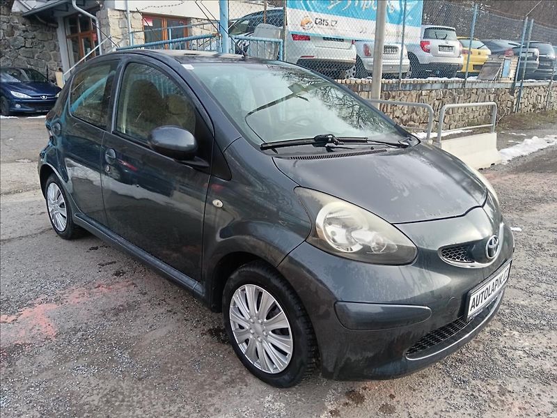 Toyota Aygo 1,0 VVTi  Cool - fotka 15 z 19