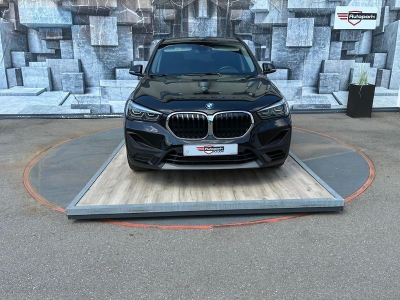 BMW X1 (2019) xDrive 25i, 170KW - fotka 2 z 26