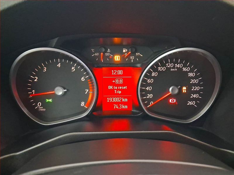 Ford Mondeo (2011) Trend 1.6 EcoBoost, Serv.kniha - fotka 11 z 20