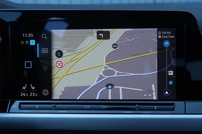 Volkswagen Golf (2021) 2.0 TDI, Automat, Navi - fotka 16 z 25