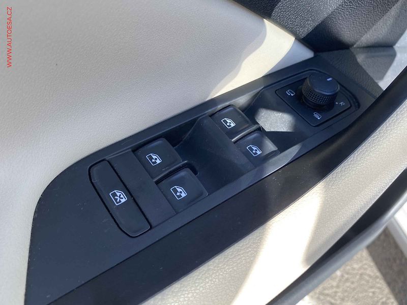 Škoda Kamiq (2021) 1.5 TSi, 2.maj,ČR, Style - fotka 14 z 20