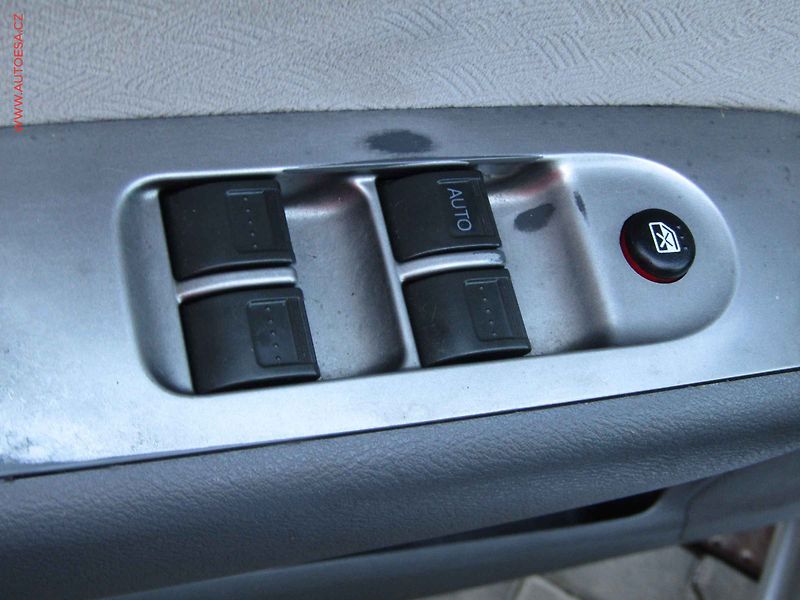 Honda City (2006) 1.4i, 1.maj,ČR, AC, STK9/28 - fotka 12 z 16
