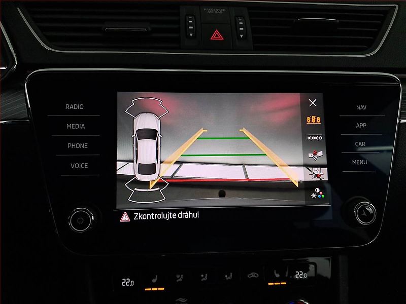 Škoda Superb (2023) 2.0 TSI - fotka 20 z 24