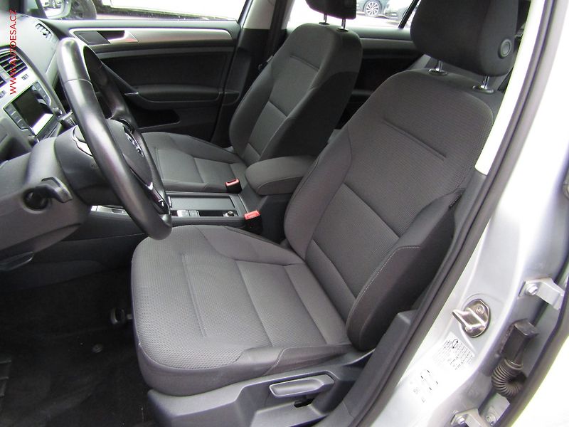 Volkswagen Golf (2015) 1.2 TSi, Comfortline - fotka 9 z 15