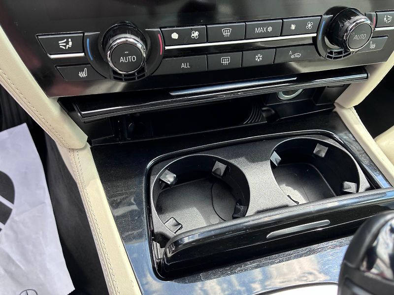 BMW Řada 7 (2012) - fotka 21 z 21