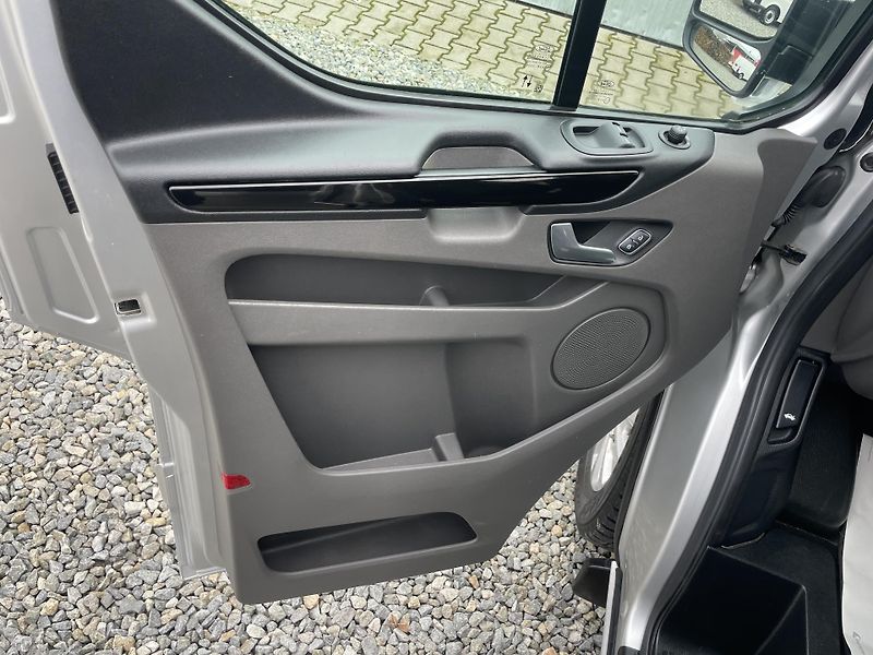 Ford Transit 2.0TDCi 130PS CONECT KARMANN - fotka 168 z 185