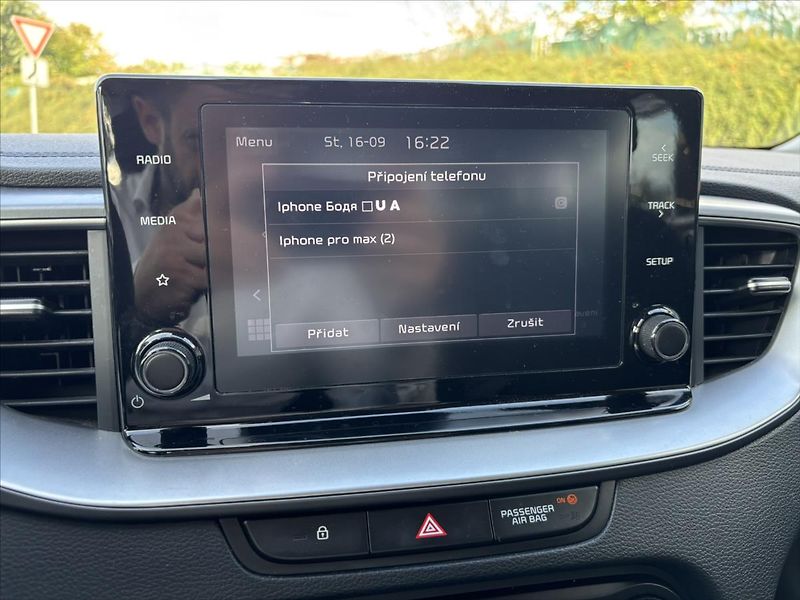 Kia Ceed 1,5 TGDi 118kW AT Spin ZÁRUKA - fotka 20 z 39