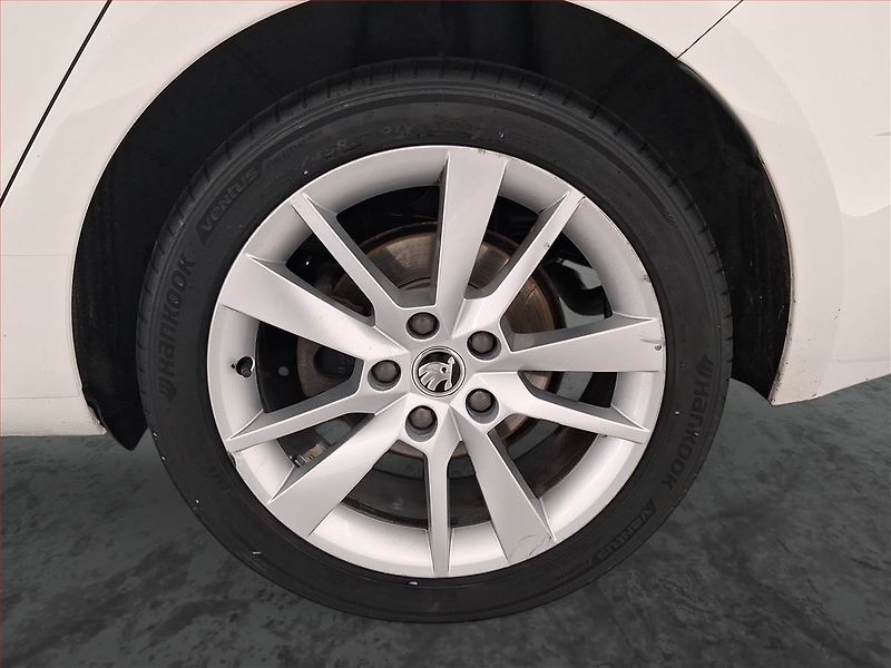 Škoda Octavia (2019) Style 2.0 TSI, 4X4, Automat - fotka 15 z 24