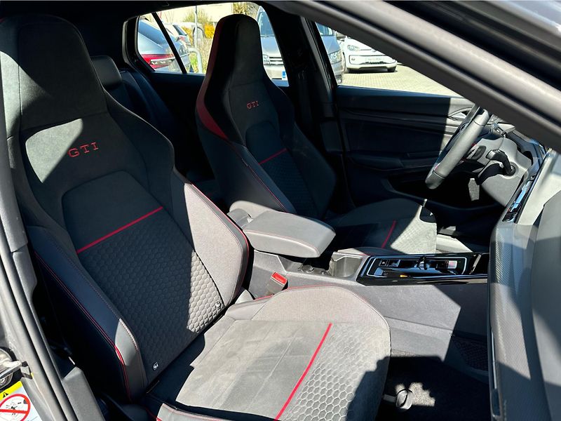 Volkswagen Golf GTI Clubsport 2.0 TSI 221kW DS - fotka 17 z 22