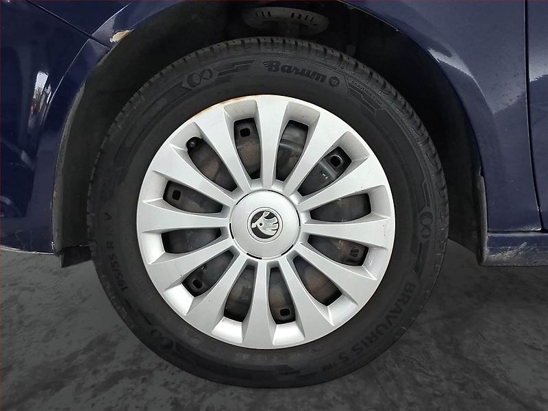 Škoda Fabia (2012) 1.2 12V, po STK, jezdí výborně - fotka 14 z 15