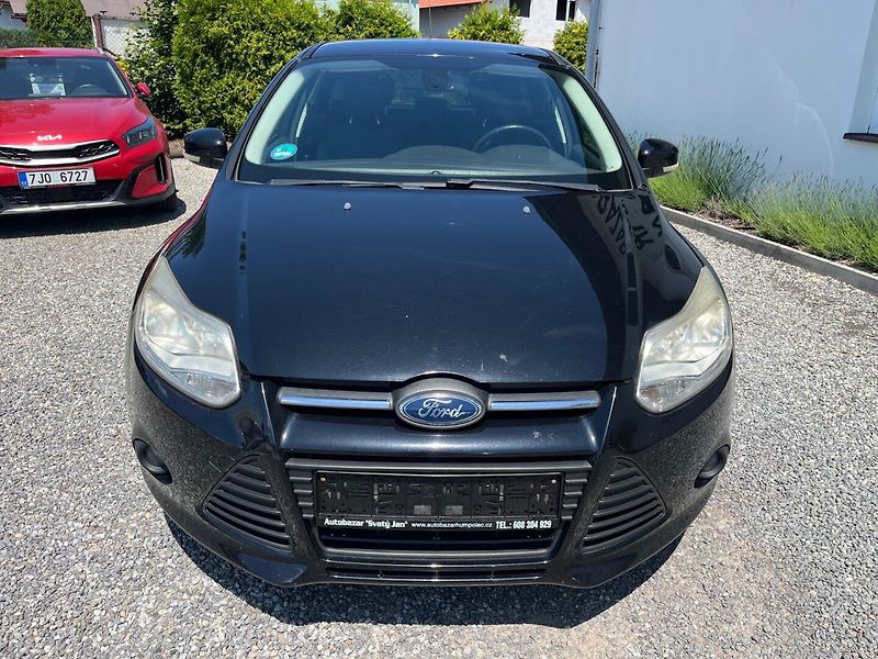Ford Focus (2011) 1.6 i - fotka 6 z 15