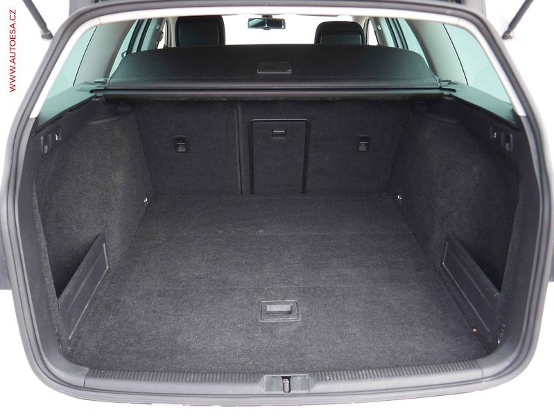 Volkswagen Passat (2011) 2.0 TDi, ČR, Comfortline, DSG - fotka 7 z 18