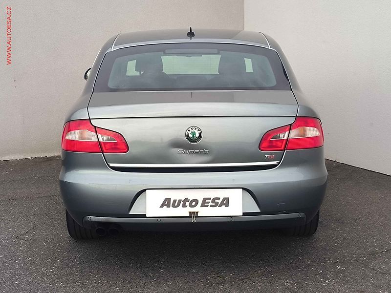 Škoda Superb (2010) 2.0TDI 4x4, ČR, Xenon, autoAC - fotka 5 z 20