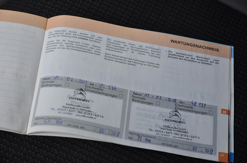 Citroën Grand C4 Picasso 1.6HDi 88kW Exclusive Automat - fotka 22 z 24