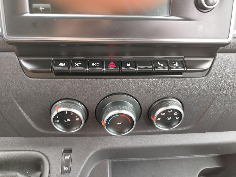 Renault Master (2020) 2,3DCI,132KW,6MÍST,LED,NAV,TAŽ - fotka 26 z 27