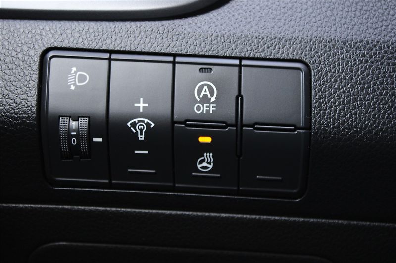 Hyundai i30 1,6 i  ČR,1.MAJ,WEEKEND DESIGN - fotka 18 z 31