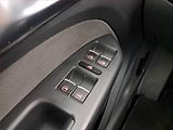Volkswagen Touran (2011) Comfortline 1.6 TDI, Navi - náhled 17