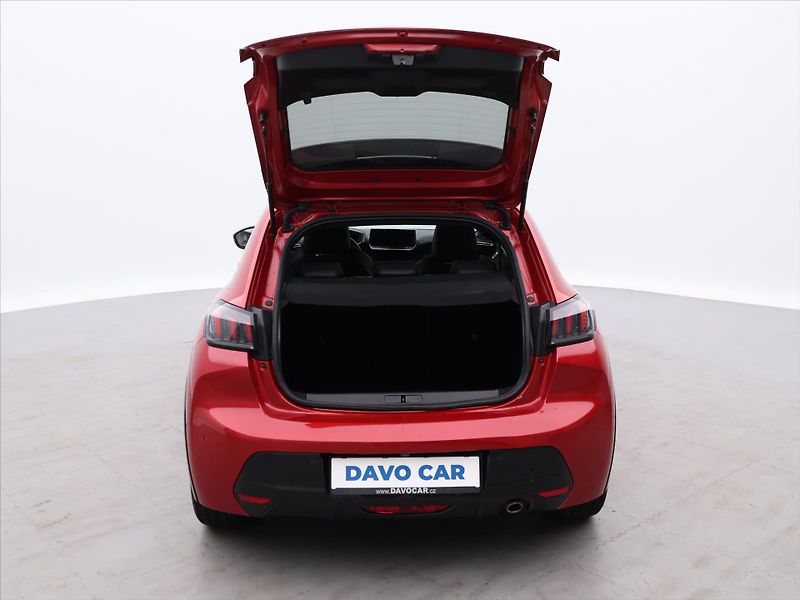 Peugeot 208 1,2 PureTech 74kW GT DPH - fotka 9 z 27