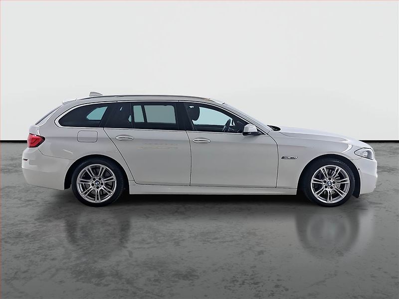 BMW Řada 5 (2013) 530d xDrive, 4X4, Automat - fotka 6 z 30