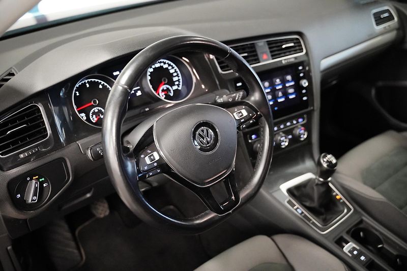 Volkswagen Golf - fotka 14 z 28