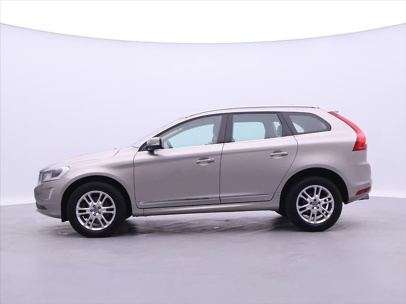 Volvo XC60 2,0 D3 100kW Summum Serv.Kniha - fotka 4 z 28