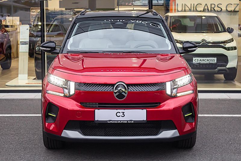 Citroën C3 (2026) 1,2 MAX Turbo benzín 100k+ ZIM - fotka 2 z 25