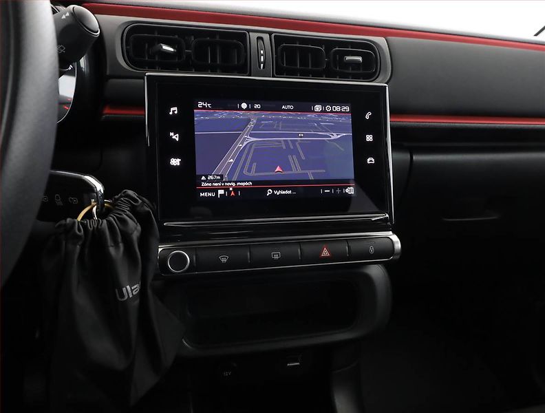 Citroën C3 (2021) 1.2 PureTech, Serv.kniha, Navi - fotka 10 z 18