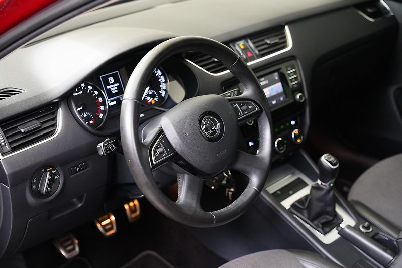 Škoda Octavia - fotka 14 z 25