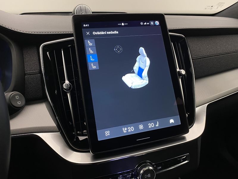 Volvo XC90 T8 RECHARGE BLACK EDITION 7m - fotka 70 z 72