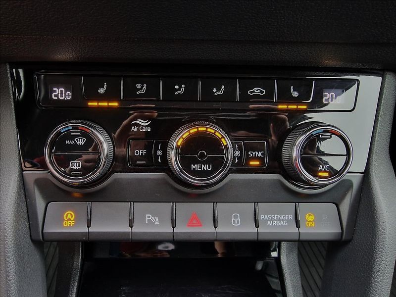 Škoda Karoq 2.0TDI 110kW Style 4x4 DSG,ČR - fotka 33 z 50