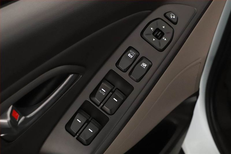 Hyundai ix35 (2011) 2.0 CRDi, 4X4, Automat - fotka 15 z 18