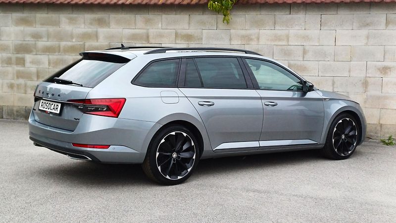 Škoda Superb 2.0TDI 140kW 4x4-WEBA-PANO-DPH - fotka 5 z 49