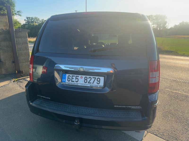Chrysler Grand Voyager (2008) 3,8 V6 LPG Limited 2008 - fotka 5 z 20