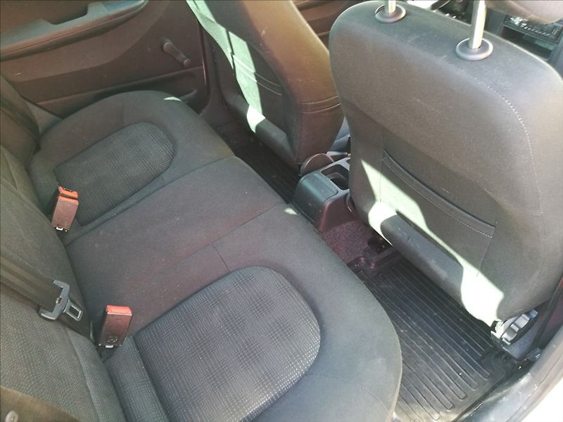 Škoda Fabia 1,4 i 16v klima - fotka 12 z 17