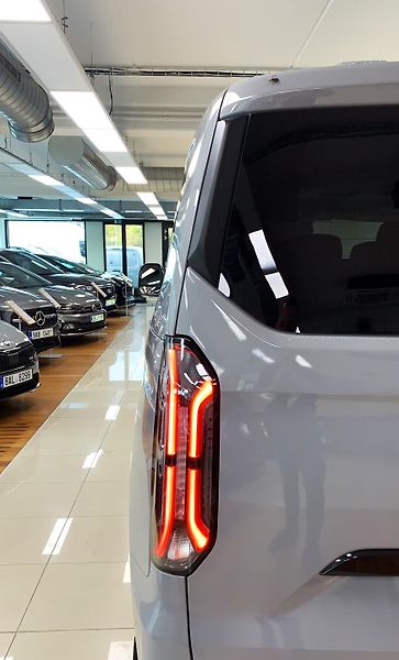 Ford Tourneo Custom L1 Titanium X 125kW AT, ČR - fotka 29 z 32