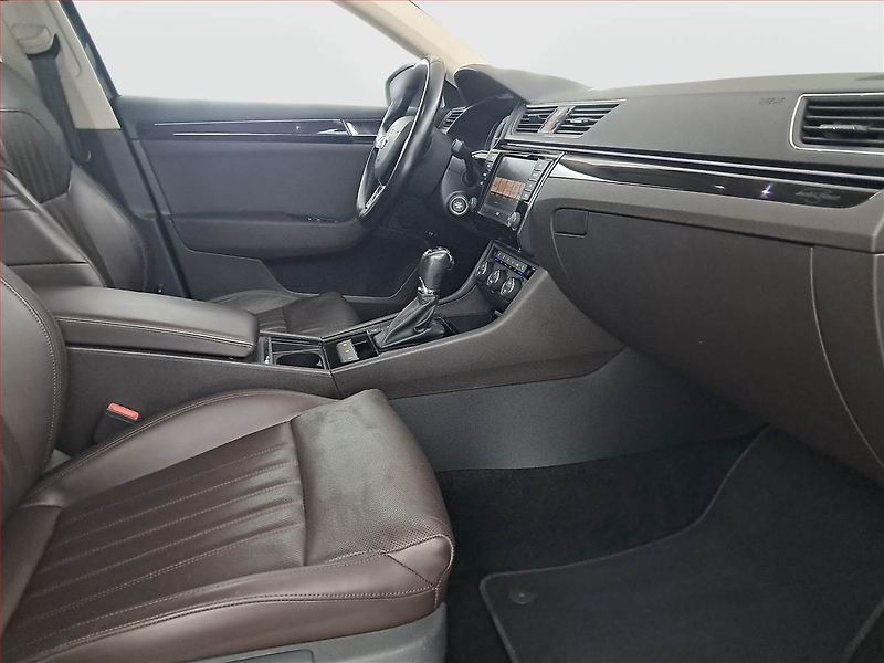 Škoda Superb (2017) Laurin&Klement 2.0 TDI 4x4 - fotka 9 z 21