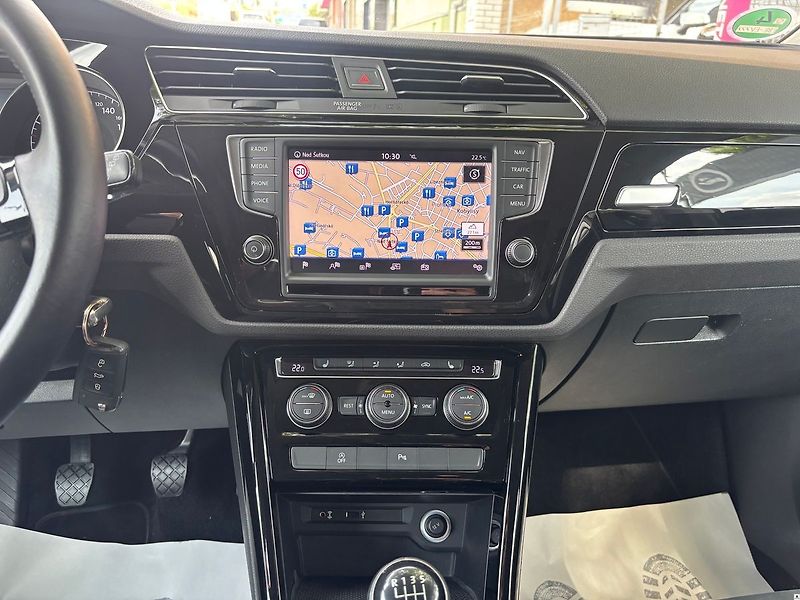 Volkswagen Touran 2.0TDi/2017/7MÍST.MAN6.110KW-Z - fotka 33 z 50