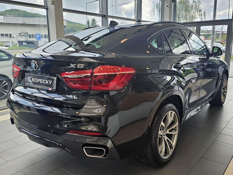 BMW X6 xDrive30d - fotka 7 z 31