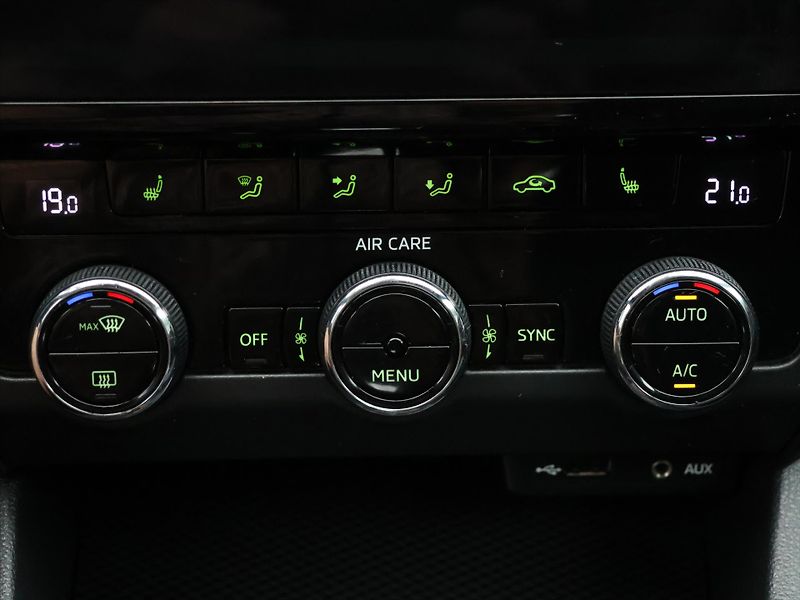 Škoda Octavia 2,0 TSI DSG RS230 CZ Challenge - fotka 25 z 34