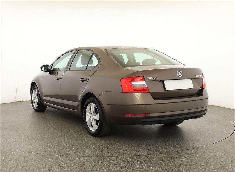 Škoda Octavia (2019) Ambition 1.0 TSI, Serv.kniha - fotka 4 z 17