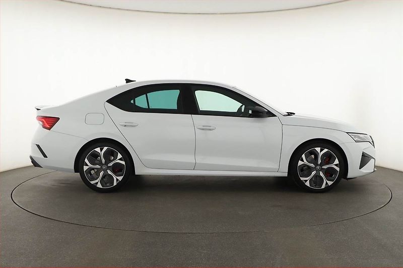 Škoda Octavia (2025) RS 2.0 TSI - fotka 6 z 20