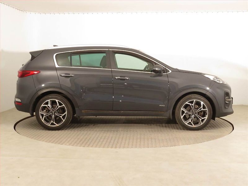 Kia Sportage (2018) GT Line 1.6 T-GDI, 4X4 - fotka 6 z 19