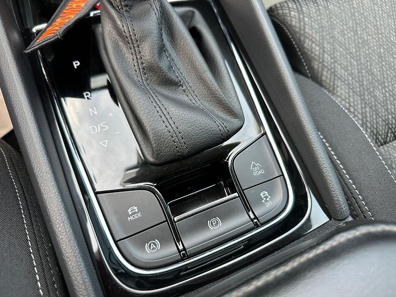 Škoda Karoq (2022) 2,0TDI 4x4 DSG Style - fotka 30 z 31