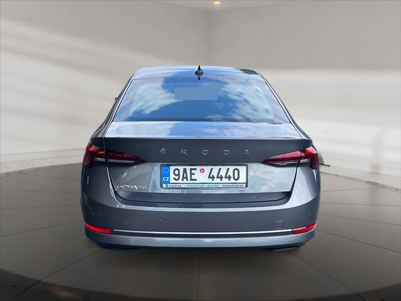 Škoda Octavia 2,0 TDI Ambition - fotka 5 z 11