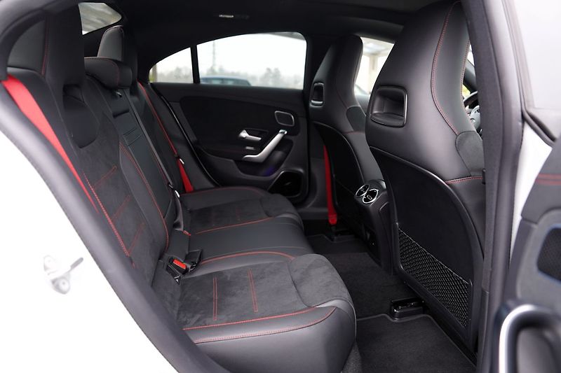 Mercedes-Benz CLA 45s AMG/4Matic+/Aero - fotka 29 z 50