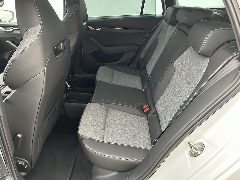 Škoda Octavia 1.5 TSI SportLine - fotka 24 z 31