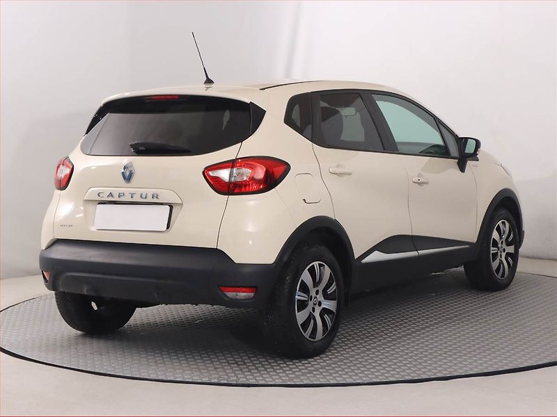 Renault Captur (2017) 0.9 TCe, Serv.kniha, Navi - fotka 5 z 19