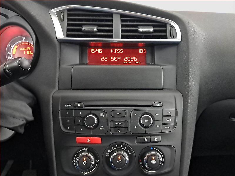 Citroën C4 (2012) 1.6 VTi, po STK, jezdí výborně - fotka 12 z 16