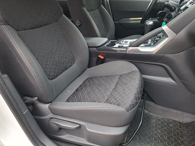 Peugeot 3008 (2016) 1.6HDI 80kW AUT -SERVISOVÁNO! - fotka 19 z 29